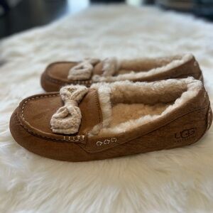 UGG ANSLEY FUR BOW slipper size 10 chestnut color